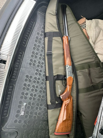 Blaser Express LUXUS
Calibre 30R Blaser
Maderas grado 4
Pletinas laterales con animales
Precio 4.200€
Está 00