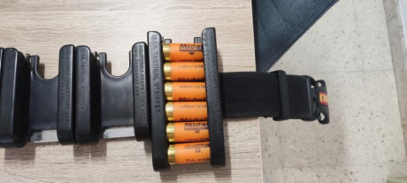Pongo a la venta cinturón con portacarcuchos del calibre 12 de la prestigiosa marca CALIFORNIA COMPETITION 40