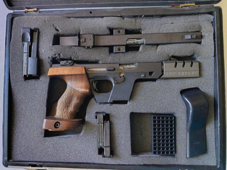 Pistola GSP .32 + kit .22 EXPERT,  dos cargadores de cada calibre, maletín original y cazavainas 32. Precio 00