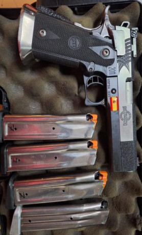 Buenas, pongo a la venta dos pistolas STI USPSA del calibre 40sw, se entrega con lo que se ve en las fotos, 01