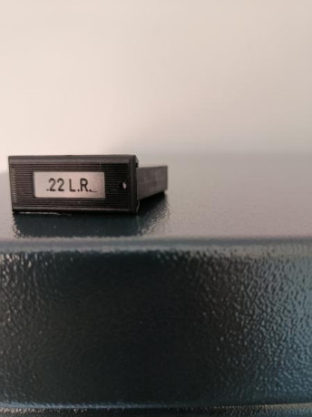 Cargador CZ 452 de 5 cartuchos en polímero válido para cz 452 , 455 y la nueva 457 .

El cargador está 00