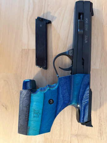 Hola compañeros, un amigo abandona el tiro y pone en venta sus armas en Loja - GRANADA 
Revólver  WEIHRAUCH 01