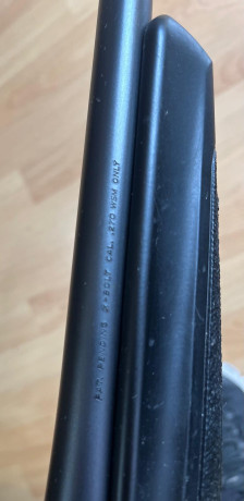 Buenos días, un amigo pone a la venta un browning x bolt en calibre 270 wsm , el rifle está de hierro 02