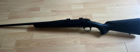 Buenos días, un amigo pone a la venta un browning x bolt en calibre 270 wsm , el rifle está de hierro 01