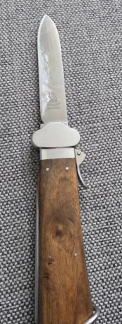Cuchillo de gravedad de la Luftwaffe, modelo 1, pieza muy díficil de conseguir en España.
Pieza original.
Está 21