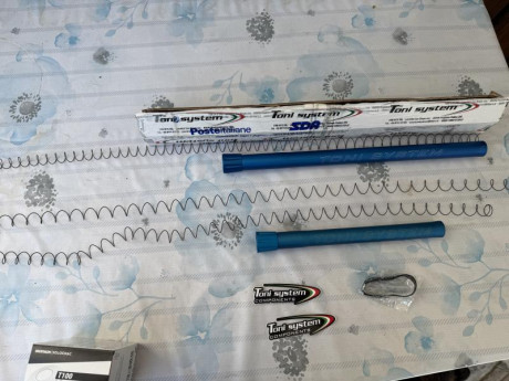 Vendo dos alargadores de escopeta
Benelli m2 de la marca Toni
Sistem , con tres muelles para los mismos. 02