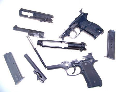 Hola, he vendido mi CZ Shadow 1 y ando buscando su reemplazo. He visto la Beretta 94X, una imagen en negro 10
