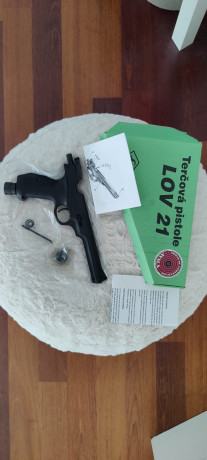 Pistola de aire LOV 21, 12g CO2, cal. 4.5mm (.177) en venta. Nueva a estrenar, pues procede de un sorteo.Perfecta 00