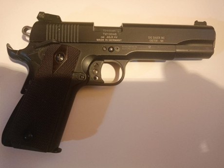 Se vende pistola con miras ajustables (no las de serie) 150 euros guiada en F se encuentra en zaragoza. 02