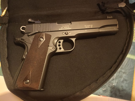 Se vende pistola con miras ajustables (no las de serie) 150 euros guiada en F se encuentra en zaragoza. 00
