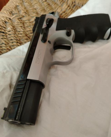 Se vende pistola TANFOGLIO match con kit 22 en perfecto Estado. Caja original de lujo, miras fibra JB. 10