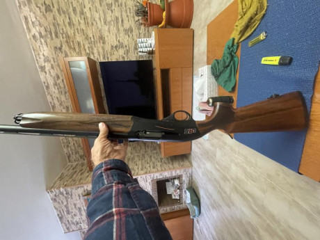Vendo Fabarm L4S, 12/76 impecable. Absolutamente de reestreno. No ha salido de caza. Chokes de 4*,3* y 00