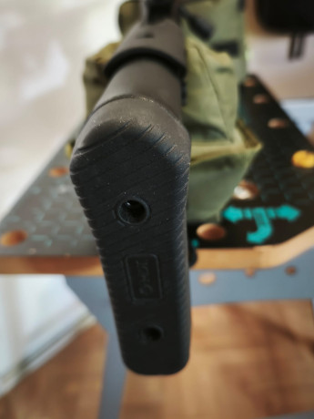 Buenas,

Vendo esta carabina de Savage para hacer caja para otra. La carabina tiene como mucho 400 disparos 10