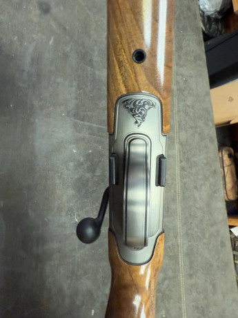 Blaser R8 LUXUS
IMPOLUTO !!
Calibre 300 WIN MAG
MADERAS GRADO 6
6.900€ 01