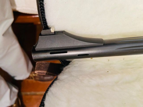 Se vende blaser R8 PROFESSIONAL SUCESS calibre 300 WIn Mag , el rifle tiene cañón acanalado y magnaport 01