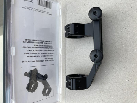Pongo a la venta esta montura de anclaje rápido, se montó en un M4 para hacerle unas fotos y luego se 01