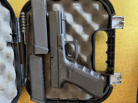 Glock 17 Gen 3 con carro del 22.

Arma casi de estreno estado mas que excelente. En su caja original con 00
