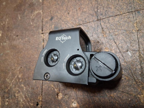 Visor holografico Eotech.  
Sa vende por 350€ más gastos de envío.
Tambien por Wsap 659987973 
Esta en 02