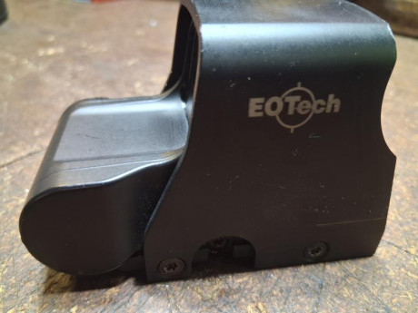 Visor holografico Eotech.  
Sa vende por 350€ más gastos de envío.
Tambien por Wsap 659987973 
Esta en 01