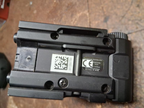 Visor holografico Eotech.  
Sa vende por 350€ más gastos de envío.
Tambien por Wsap 659987973 
Esta en 12