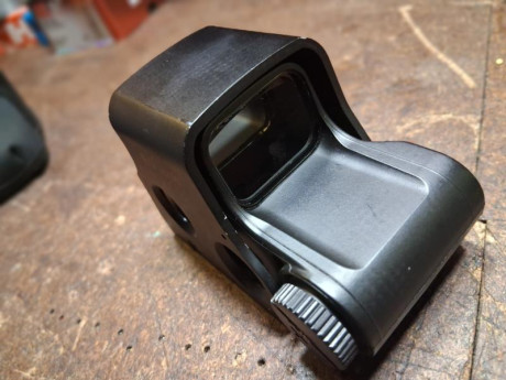 Visor holografico Eotech.  
Sa vende por 350€ más gastos de envío.
Tambien por Wsap 659987973 
Esta en 10