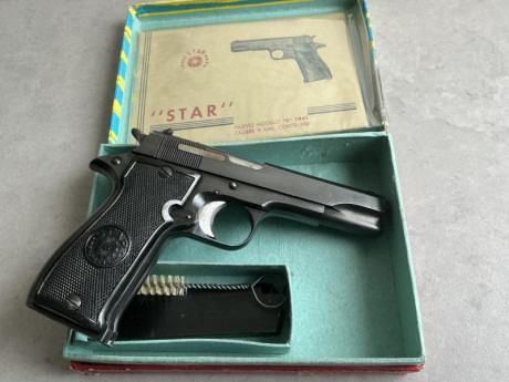 Se vende pistola del 9 corto de la extinta empresa Eibarresa

Caja, manual, 2 cargadores y feminela.

225 00