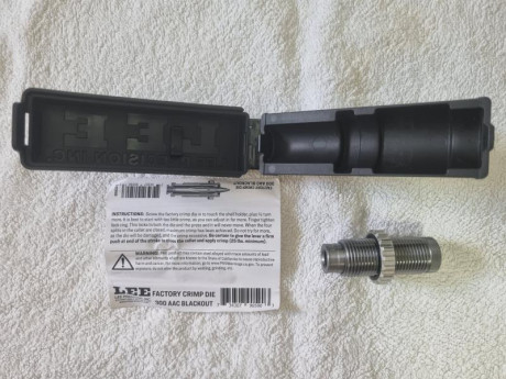 Se vende die LEE FACTORY CRIMP del calibre 300 AAC BLACKOUT nuevo. Precio 20 euros mas porte. Tlf.607609326. 02