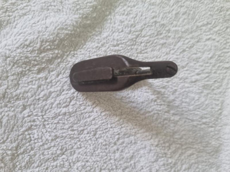 Se vende engaño original de Pistola MAUSER C96 roto. Precio 10 euros. Tlf.607609326 01