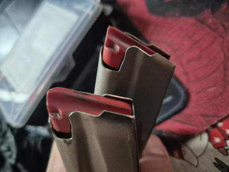 Usados pero en buen estado 

80 euros los dos cargadores, o cambio por mismos de cal. 9mm pb.

Portes 02