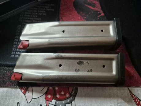 Usados pero en buen estado 

80 euros los dos cargadores, o cambio por mismos de cal. 9mm pb.

Portes 00