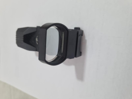 Se vende visor PUNTO ROJO de airsoft prácticamente nuevo. Precio 10 euros. Tlf.607609326. 00