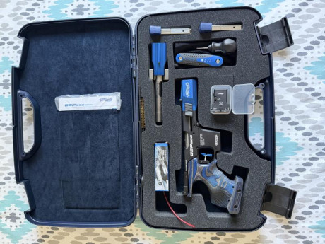 Vendó  Walther GPS 500 comprada en febrero de este año ,tres entrenamientos y una competición cacha diestra 70