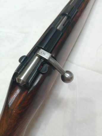 Onena 22Lr, muy nueva, miras regulables, maderas acabadas al aceite, con dos cargadores uno de 5 y otro 01