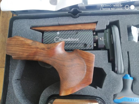 Vendo culata goodshoot. El puño es de zurdo y para browning. Está en buen estado. Tiene todos los accesorios, 02