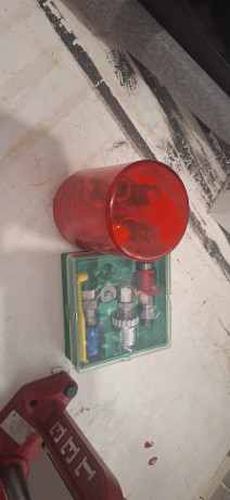 Buenos días, en venta kit de recarga completo. Lo vendo por falta de tiempo.

Esta compuesto por:
Prensa 01