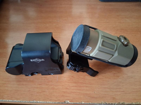 Visor holografico Eotech. Con intensificardor y estuche de transporte incluido.
Sa vende por 350€ más 32