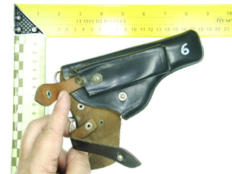 Se ofrecen las siguientes  Fundas  Cuero Originales  de armas cortas.

Desconozco modelos exactos, ya 50