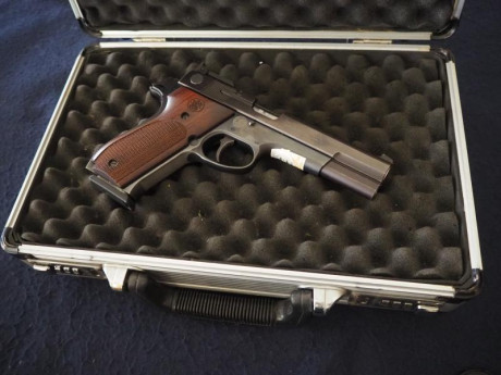 Un compañero de tiro vende, por edad avanzada, una pistola  Smith Wesson 952-1  Performance Center.
Calibre 02