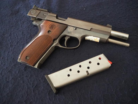 Un compañero de tiro vende, por edad avanzada, una pistola  Smith Wesson 952-1  Performance Center.
Calibre 11