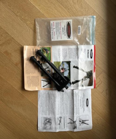 En venta bipode Harris original como nuevo. Es la serie S modelo L.

Lo vendo por 100€. El PVP es 230€.

Está 02