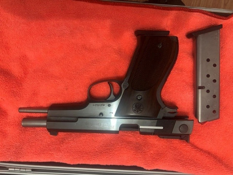 Se vende Pistola 9 mm S&W 952-1 en muy buen estado como se puede ver en las fotos es de 5 pulgadas. 10