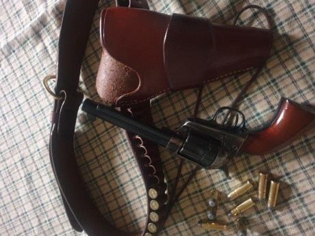 Vendo rifle de cerrojo marca Remington modelo 700,en calibre 270 W,en muy buen estado muy poco utilizado,maderas 10