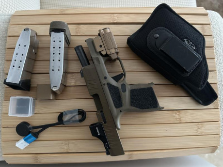 Reestreno (solo 100 tiros) - Springfield Hellcat FDE + Bushnell RXU 200 + Olight PL Mini 3 + Funda Falco". 02