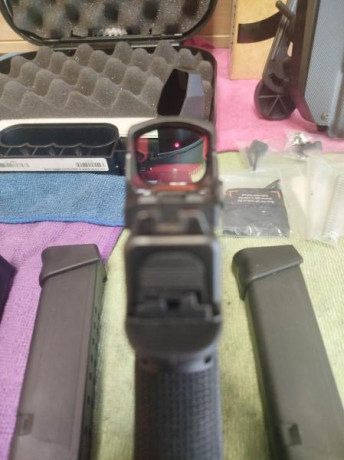 Vendo Glock 17 Gen 6 más equipo de Recorridos de Tiro recientemente comprado ( abril 2026 ) por abandono 11
