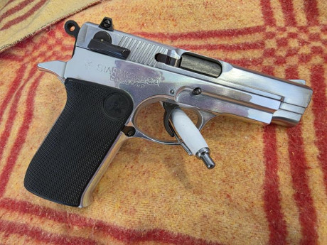 Vendo pistola ASTRA 30 PK9 mm.
Coloring bañada era segunda arma de un policía Nacional que la plateo el 01