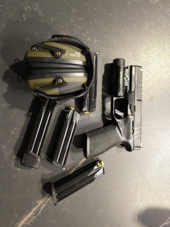 Se vende Springfield Echelon de cañon 4.5 comp 9mm(cañon con freno de boca).Comprada el 11/25 .Con apenas 01