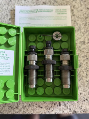 Vendo dies Redding para calibre 38 especial y 357 magnum de titanio y están nuevos, sin ningún uso. Pido 00