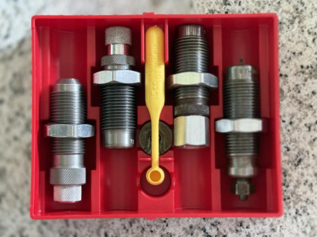 Hola a todos, vendo juego de dies marca Lee para 9 mm Parabellum. El juego incluye los cuatro dies.
Pido 01