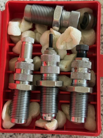 Hola a todos, vendo juego de dies marca Lyman para los calibres 38 especial y para el 357 Magnum. Los 00
