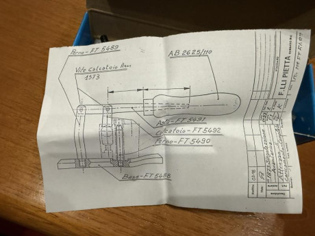 Hola a todos, vendo un Carga Tambores de Pietta. Está sin estrenar. Pido por él  35 euros  más gastos 02